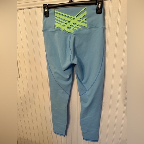 Fabletics PowerHold High Waisted 7/8 small Leggings - Picture 1 of 6